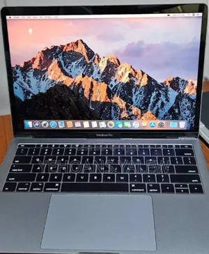 New Laptop Apple MacBook Pro 2017 8GB Intel Core i5 SSD 256GB