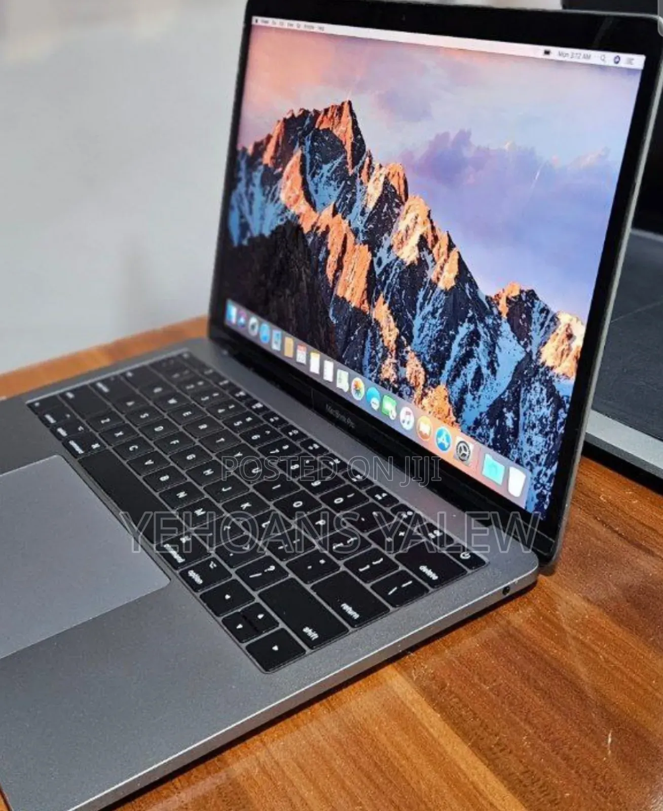 New Laptop Apple MacBook Pro 2017 8GB Intel Core i5 SSD 256GB