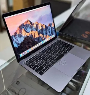 New Laptop Apple MacBook Pro 2017 8GB Intel Core i5 SSD 256GB