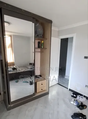 2bdrm Condo in መገናኛ 40/60 ቱሪስት ሳይት, Bole for sale