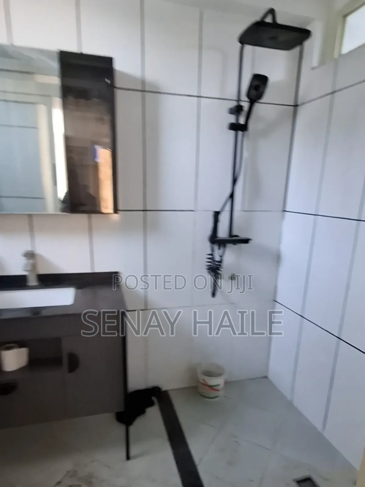 2bdrm Condo in መገናኛ 40/60 ቱሪስት ሳይት, Bole for sale