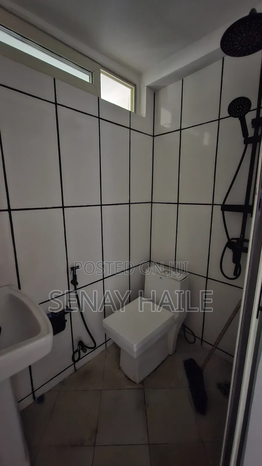 2bdrm Condo in መገናኛ 40/60 ቱሪስት ሳይት, Bole for sale