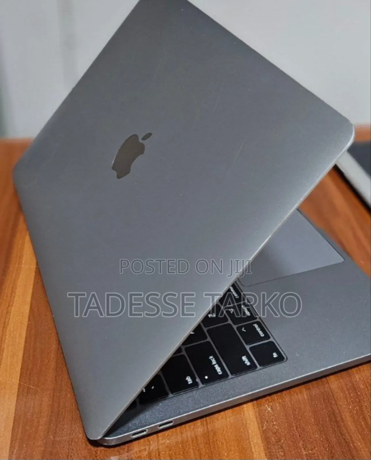 New Laptop Apple MacBook Pro 2017 8GB Intel Core i5 SSD 256GB