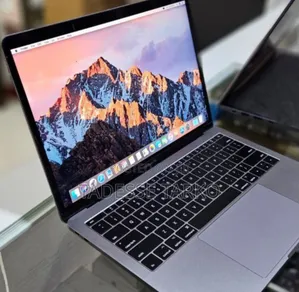 New Laptop Apple MacBook Pro 2017 8GB Intel Core i5 SSD 256GB