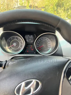 Hyundai Elantra 2012 Silver