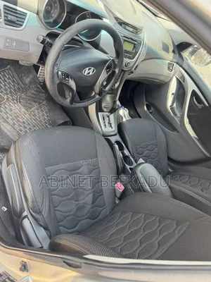 Hyundai Elantra 2012 Silver