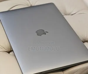 New Laptop Apple MacBook Pro 2019 16GB Intel Core i7 SSD 256GB