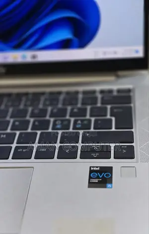 New Laptop HP EliteBook 830 G8 16GB Intel Core i5 SSD 512GB