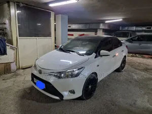 Toyota Yaris L Hatchback 5dr 2014 White