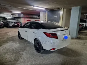 Toyota Yaris L Hatchback 5dr 2014 White