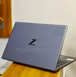 New Laptop HP ZBook Firefly 15 G7 16GB Intel Core i7 SSD 512GB