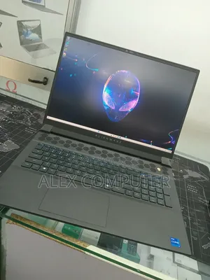 New Laptop Alienware M17x R2 16GB Intel Core i7 SSD 1T
