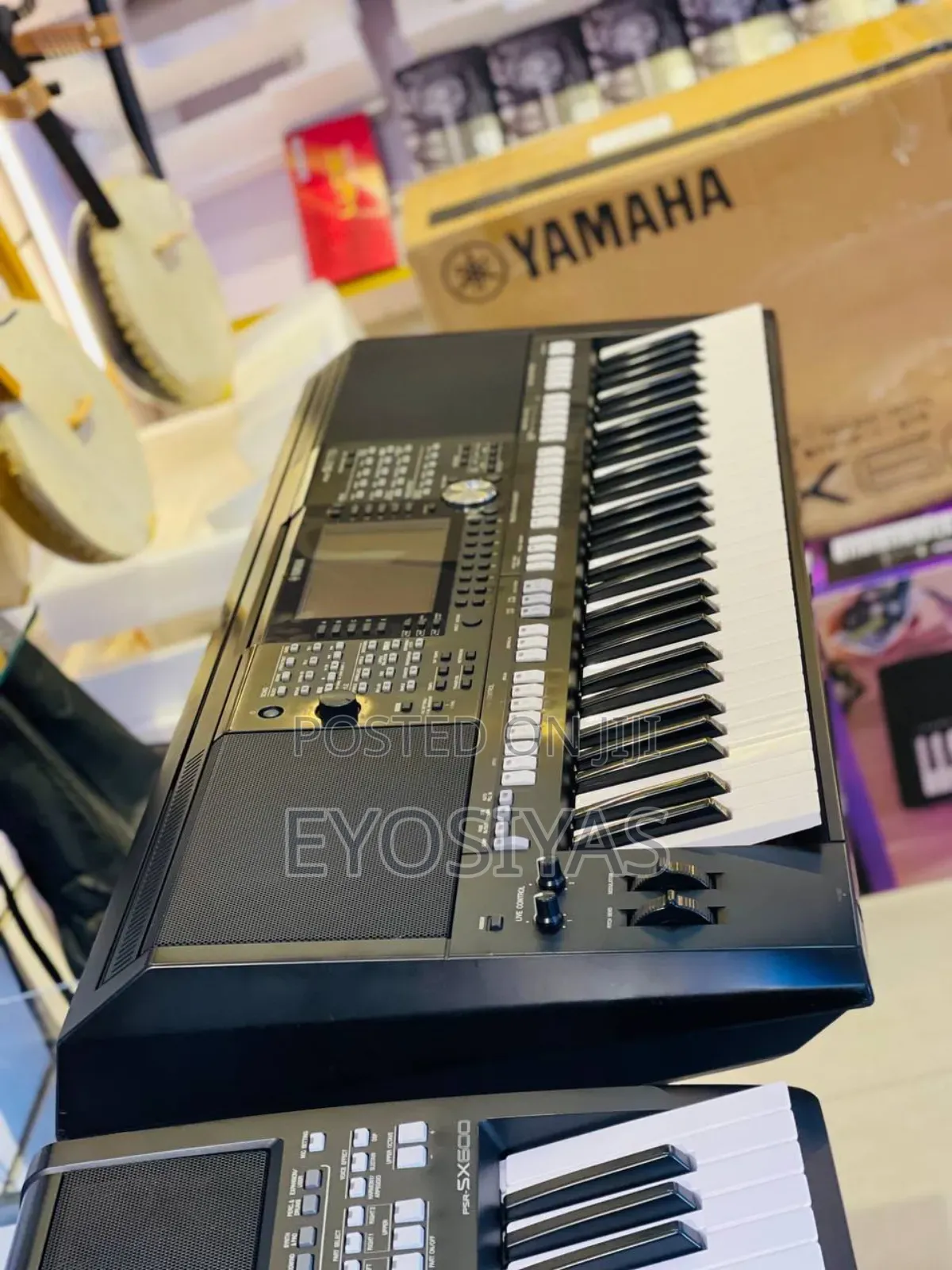 Available Keyboard Model: Yamaha PSR 975