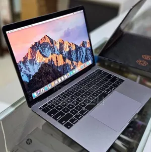 New Laptop Apple MacBook Pro 2017 8GB Intel Core i5 SSD 256GB