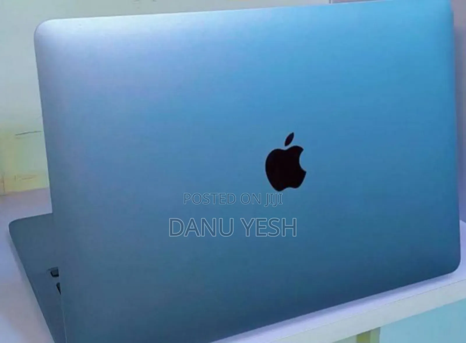 New Laptop Apple MacBook Pro 2020 M1 8GB Apple M1 SSD 256GB