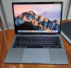 New Laptop Apple MacBook Pro 2017 8GB Intel Core i5 SSD 256GB