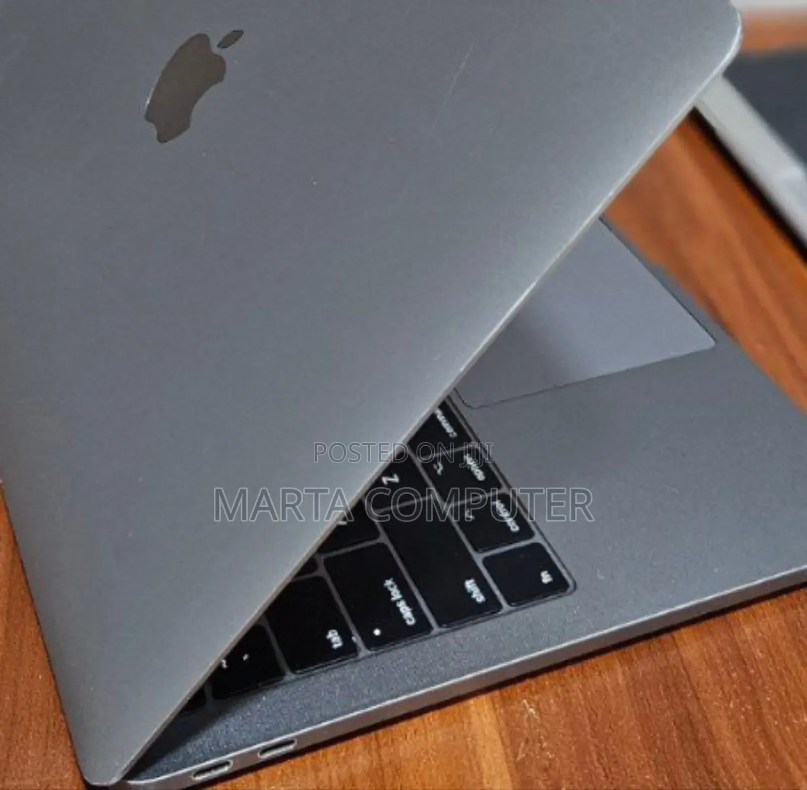 New Laptop Apple MacBook Pro 2016 8GB Intel Core i5 SSD 256GB