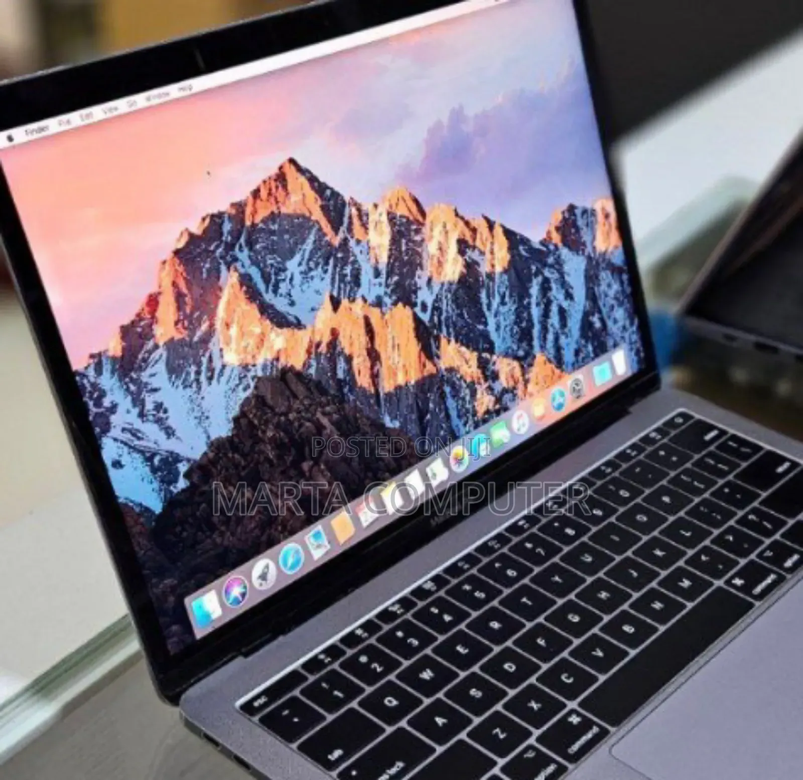 New Laptop Apple MacBook Pro 2016 8GB Intel Core i5 SSD 256GB