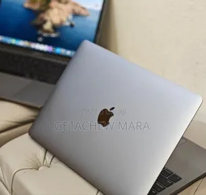 New Laptop Apple MacBook Pro 2019 16GB Intel Core i7 SSD 256GB