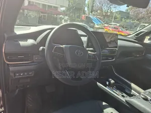 Toyota Grand Highlander Hybrid 2025 Black