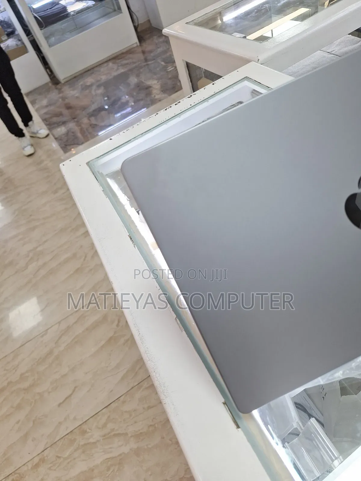 New Laptop Apple MacBook Pro M1 64GB Apple M1 Max SSD 1T