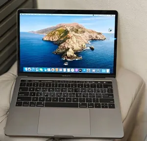 New Laptop Apple MacBook Pro 2019 16GB Intel Core i7 SSD 256GB