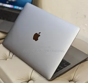 New Laptop Apple MacBook Pro 2019 16GB Intel Core i7 SSD 256GB