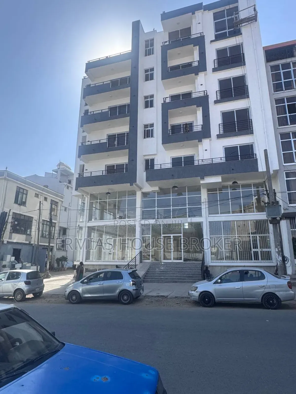 G+5 ሚሸጥ ፎቅ መገናኛ ለይ