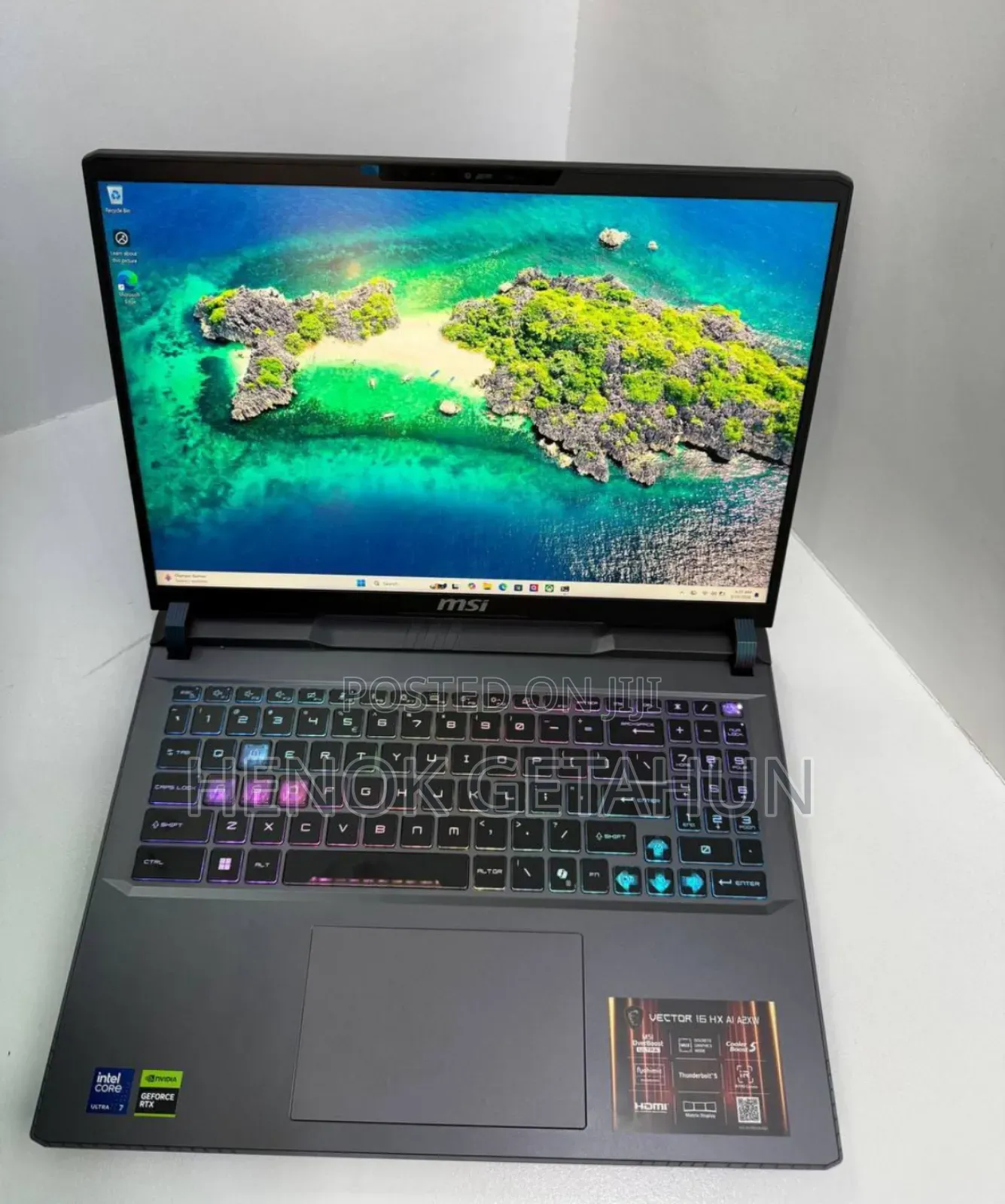 New Laptop MSI Vector 16 HX AI A2XWIG 32GB Intel Core Ultra 7 SSD 512GB