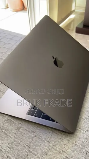 New Laptop Apple MacBook Air 2020 M1 16GB Apple M1 SSD 256GB