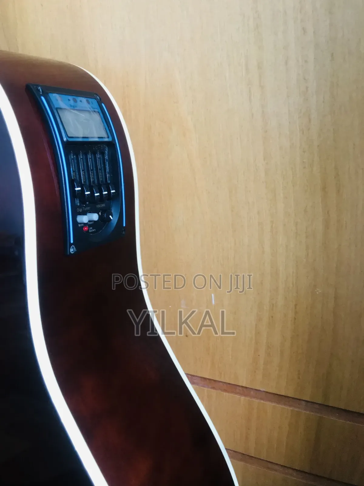 Yamaha Semi Acoustic F6000