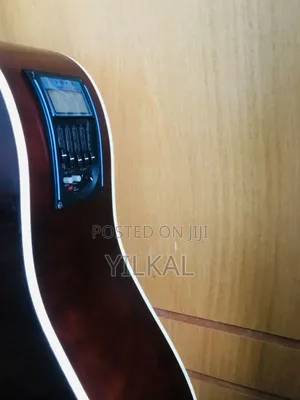 Yamaha Semi Acoustic F6000