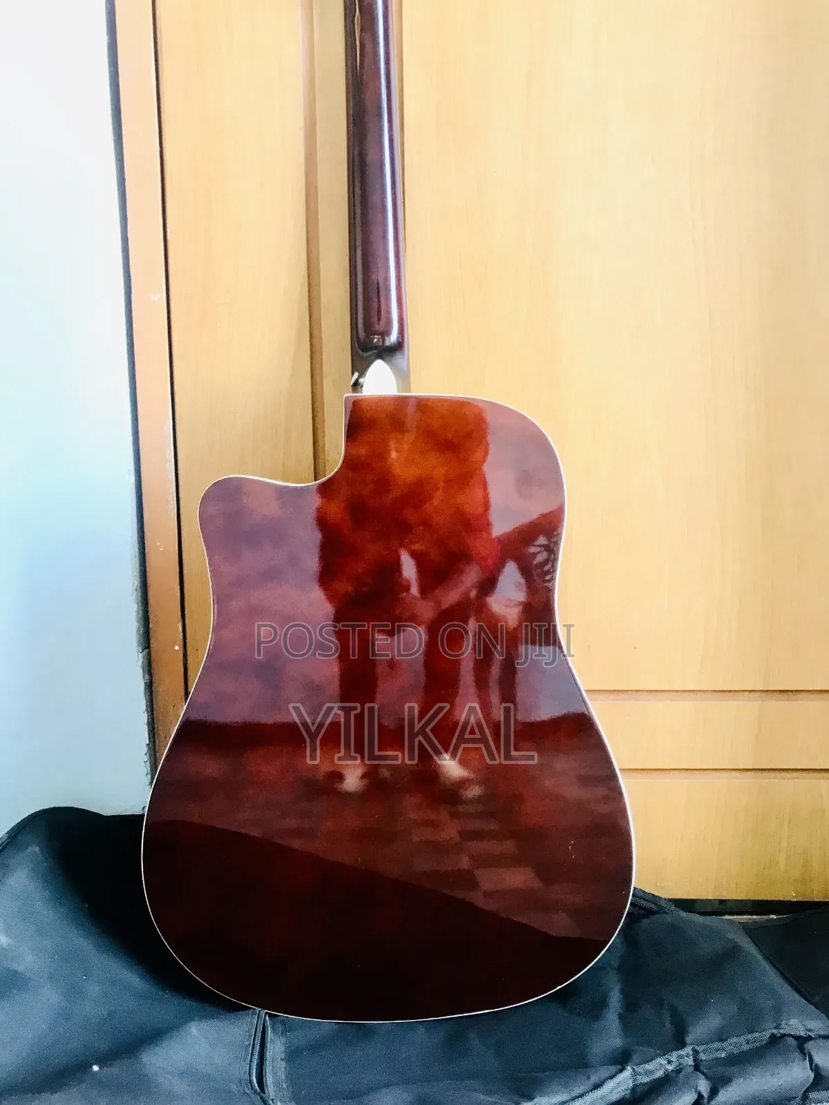 Yamaha Semi Acoustic F6000