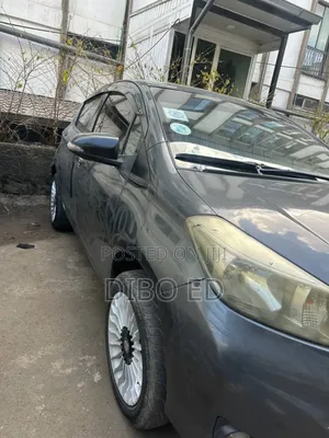 Toyota Yaris 2012 Gray