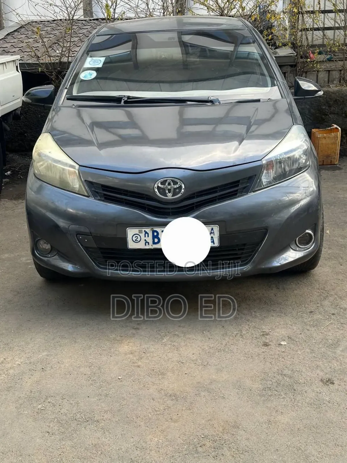 Toyota Yaris 2012 Gray