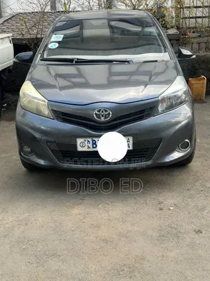 Toyota Yaris 2012 Gray