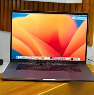 New Laptop Apple MacBook Pro 2019 16GB Intel Core i7 SSD 512GB