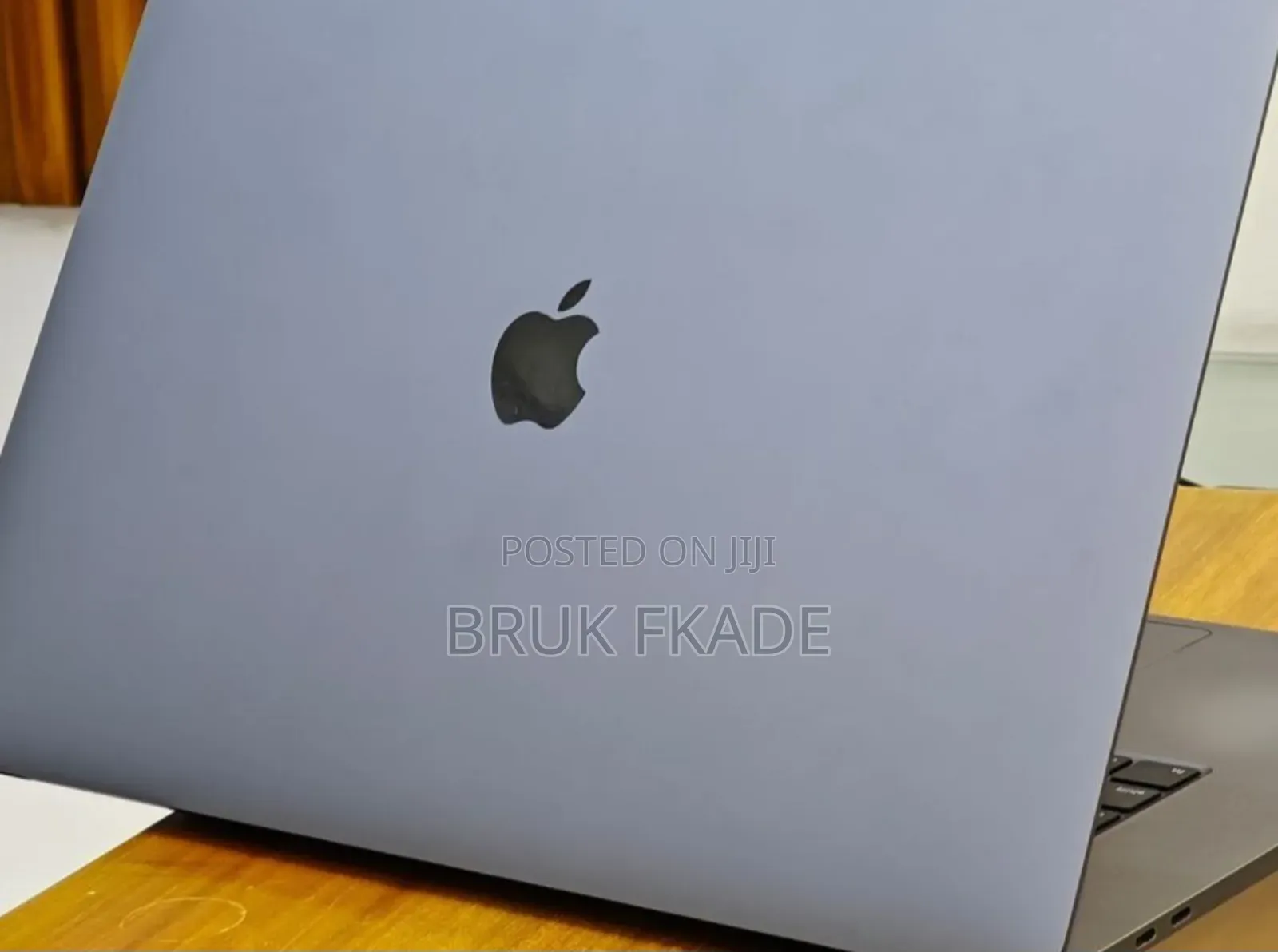 New Laptop Apple MacBook Pro 2019 16GB Intel Core i7 SSD 512GB