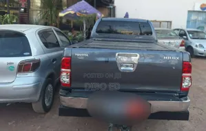 Toyota Hilux 2013 Gray