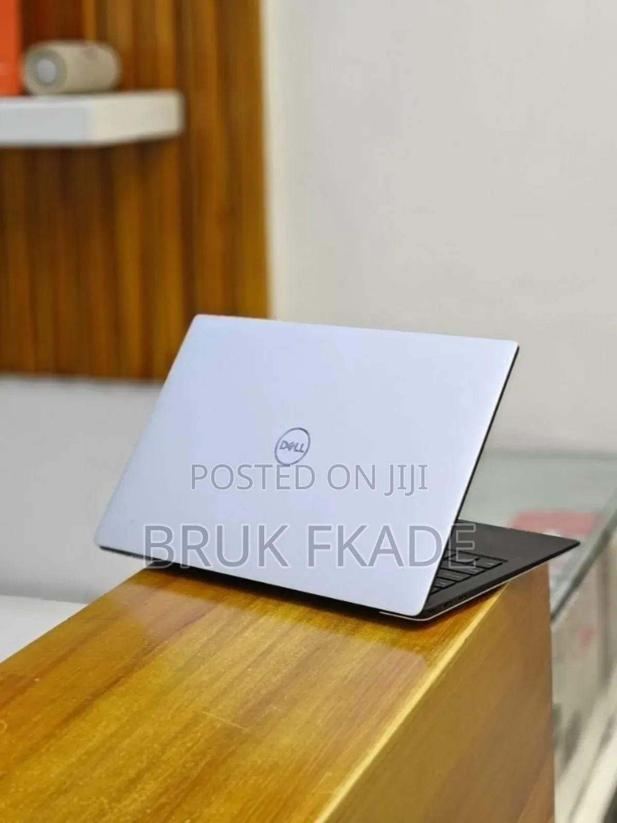 New Laptop Dell XPS 13 9370 8GB Intel Core i5 SSD 512GB