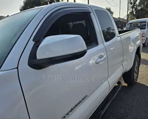 Toyota Tacoma 2017 White