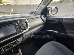 Toyota Tacoma 2017 White