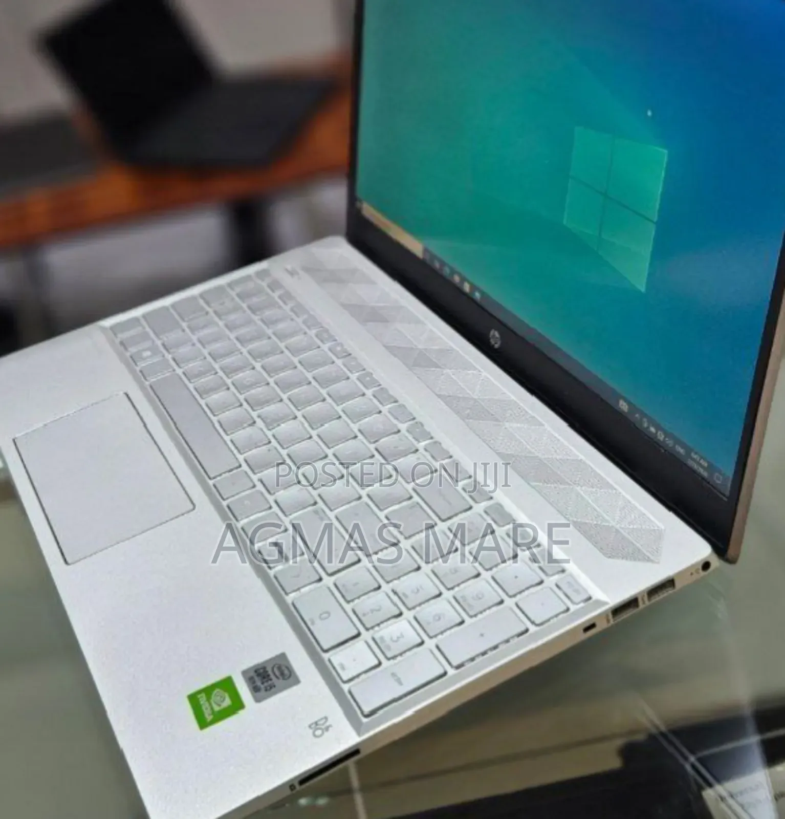 New Laptop HP Pavilion 15 8GB Intel Core i5 SSD 256GB