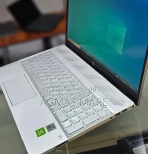 New Laptop HP Pavilion 15 8GB Intel Core i5 SSD 256GB
