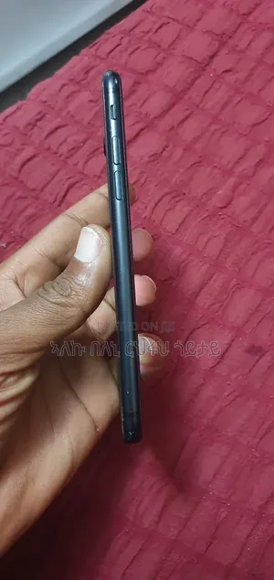 Apple iPhone SE (2020) 64 GB