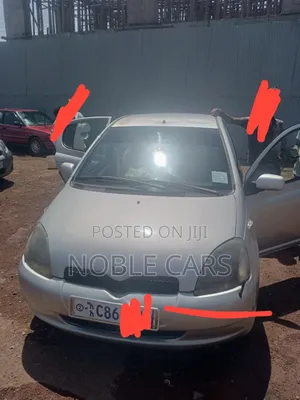 Toyota Vitz 2001 Silver