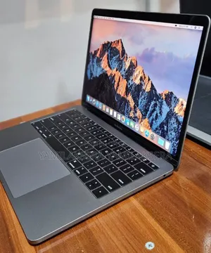 New Laptop Apple MacBook Pro 2017 8GB Intel Core i5 SSD 256GB