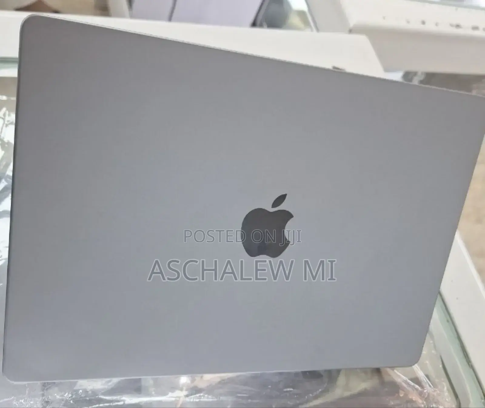 New Laptop Apple MacBook Pro M1 32GB Apple M1 Pro SSD 512GB