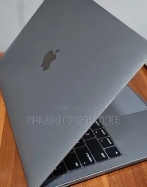 New Laptop Apple MacBook Pro 2017 8GB Intel Core i5 SSD 256GB