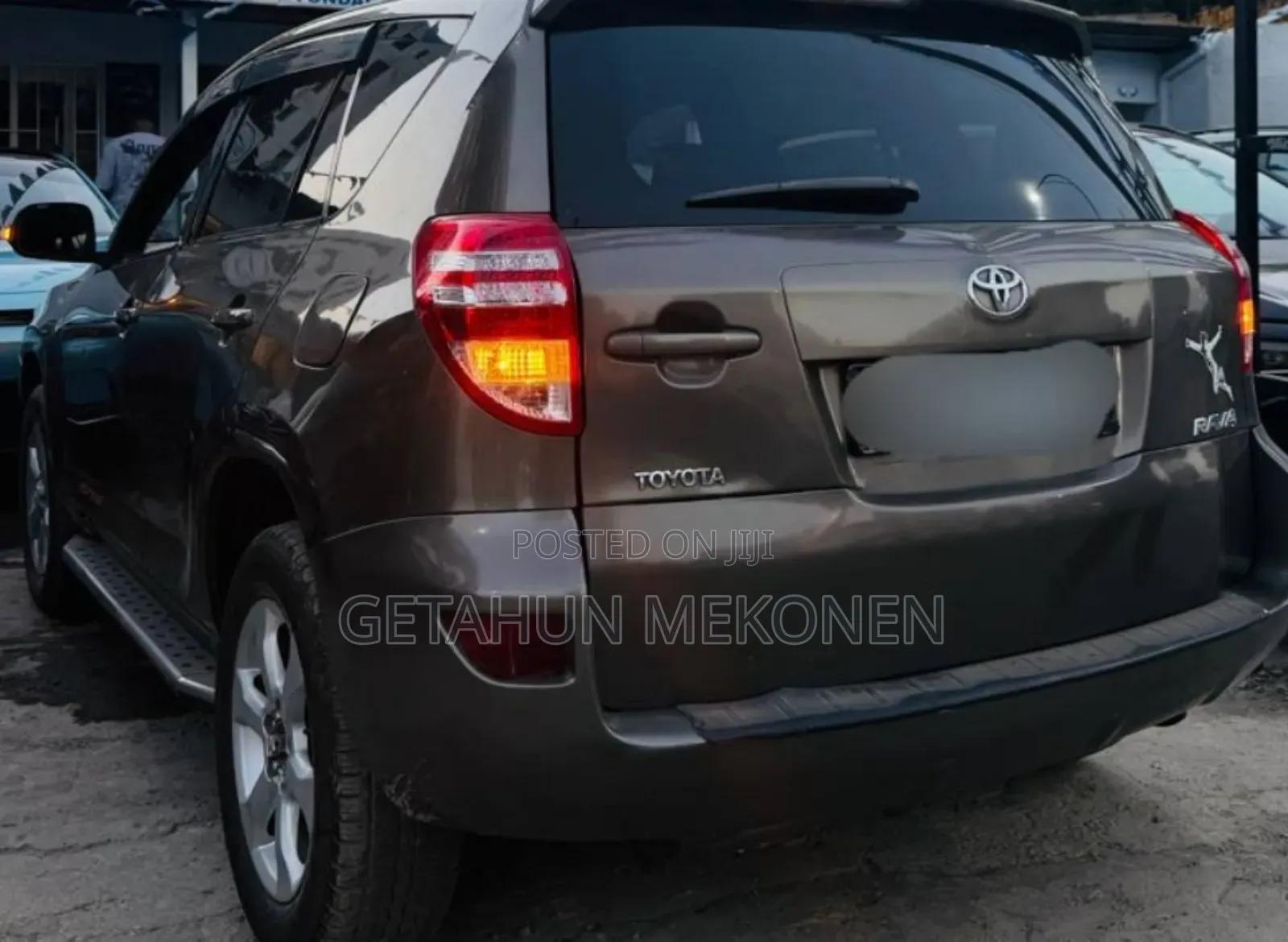 Toyota RAV4 2011 Gold